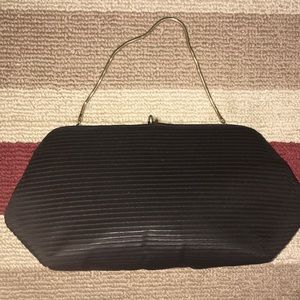 Vintage Black Fabric Cluth by HL USA 😘